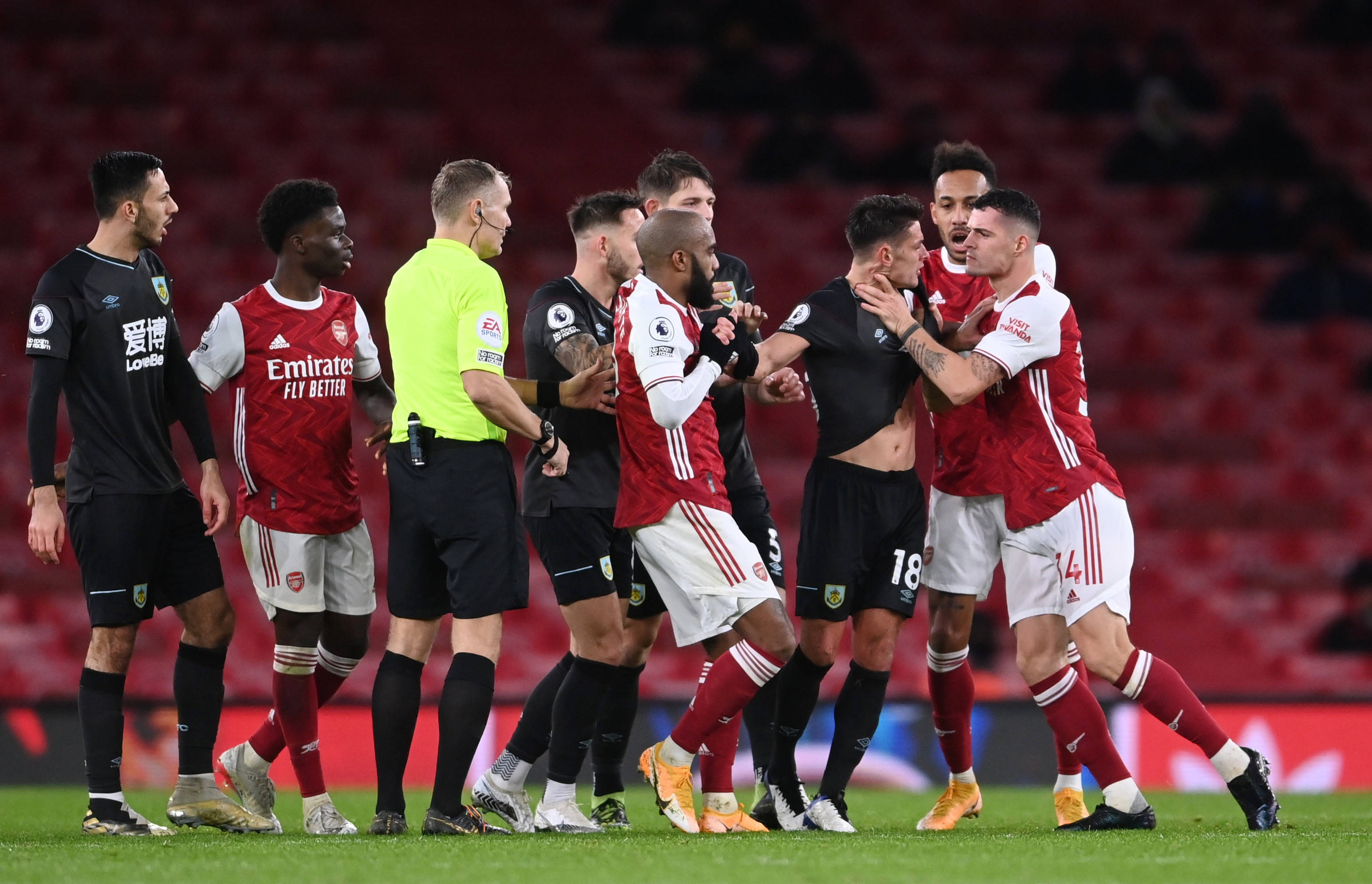 C罗将未随 C罗将未随